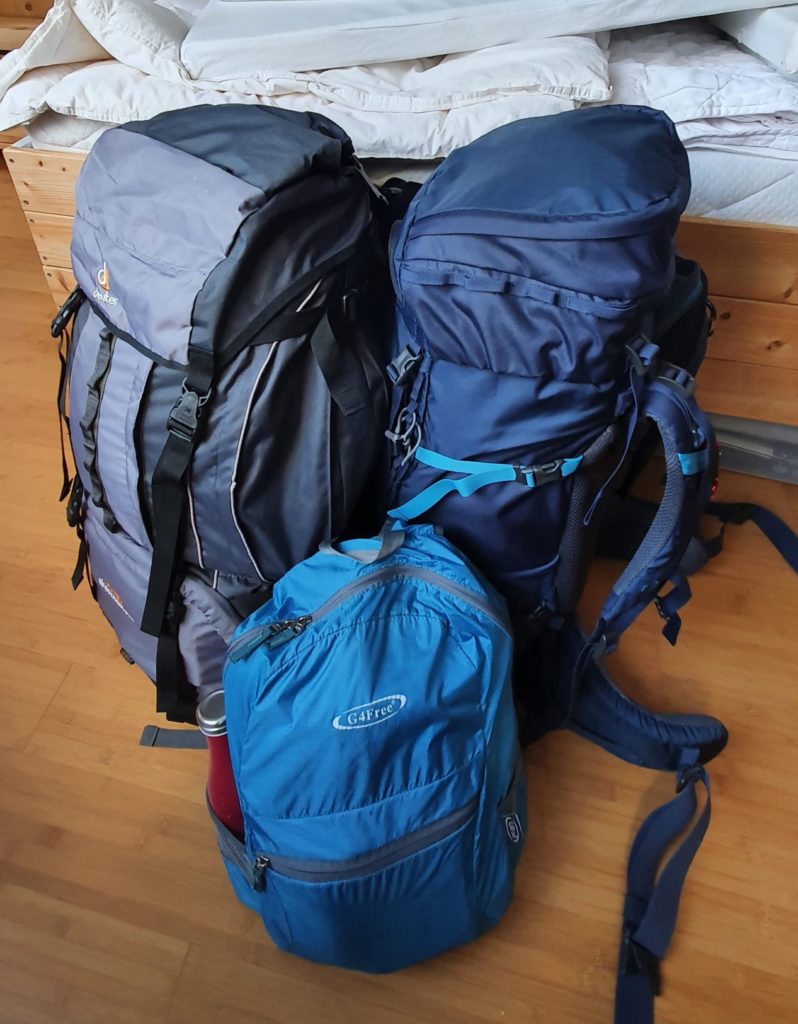Gepackte Rucksäcke